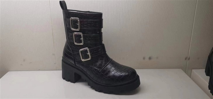 rocodile PU leather square buckle boots manufacture